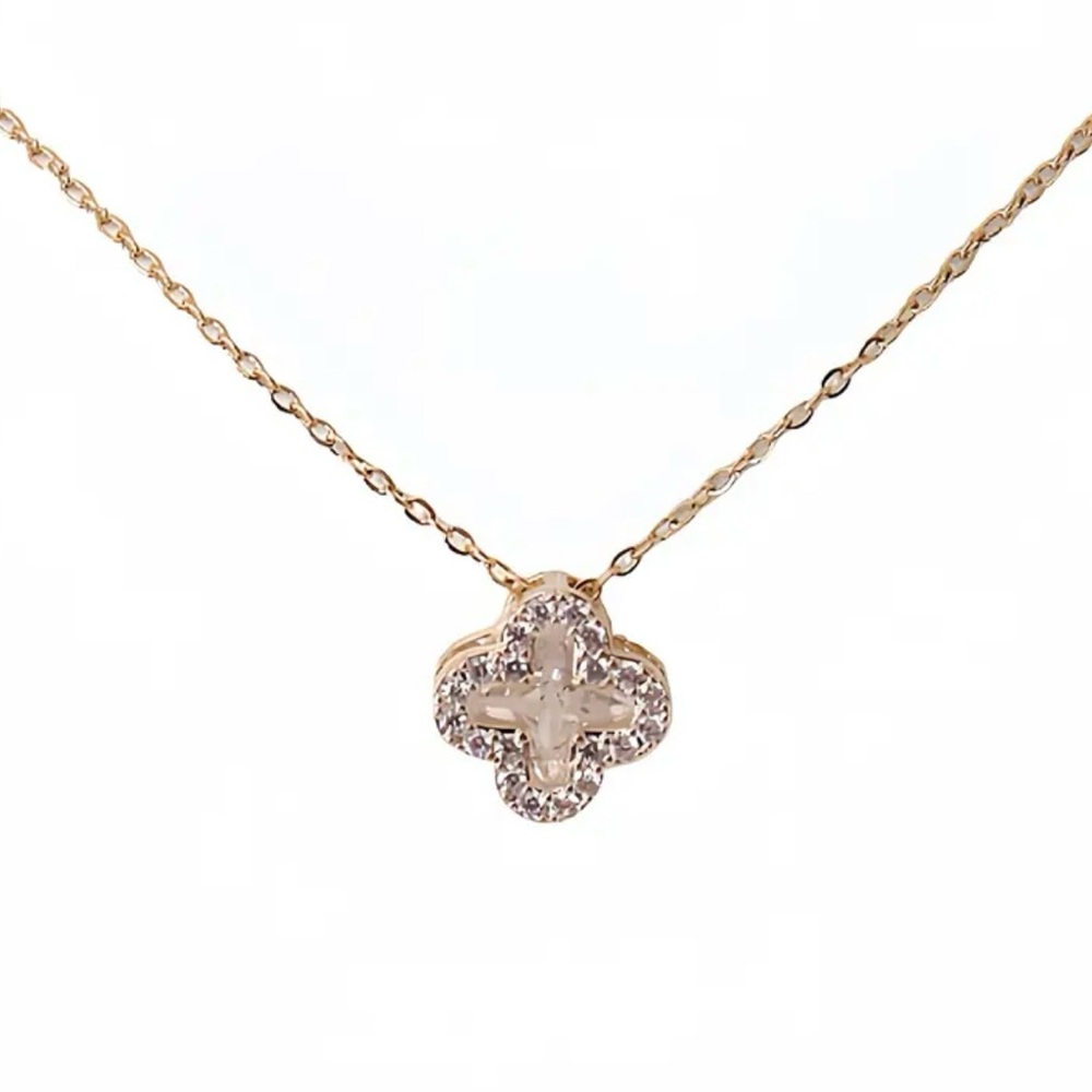 GOLD PLATED CLOVER NECKLACE WITH CRYSTAL INLAY